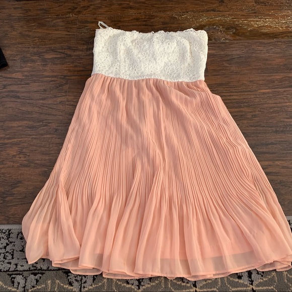 DRESS - Picture 1 of 6